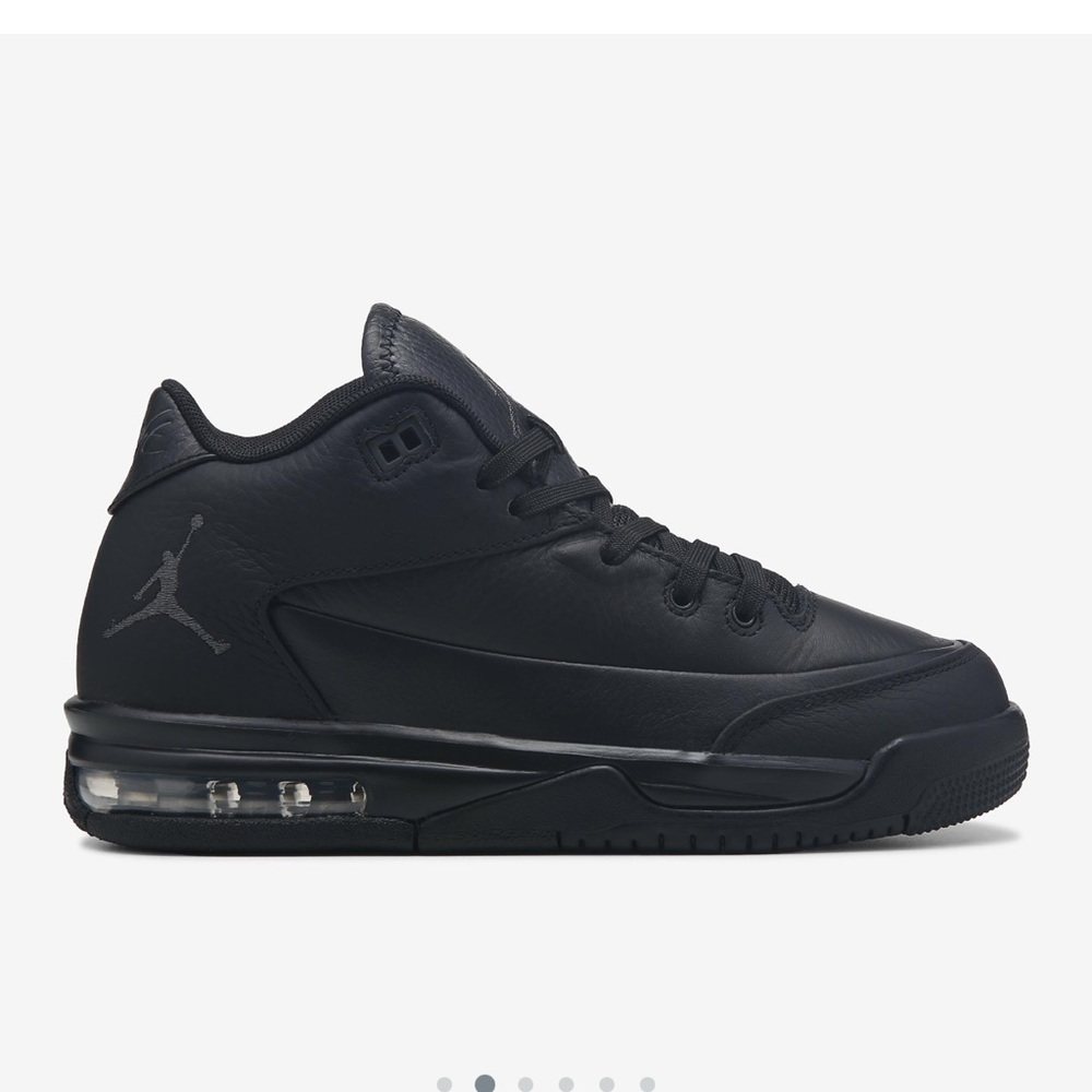 Jordan Black Sneakers